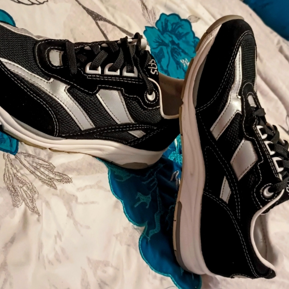 Women's 7M SAS Athletic Shoes